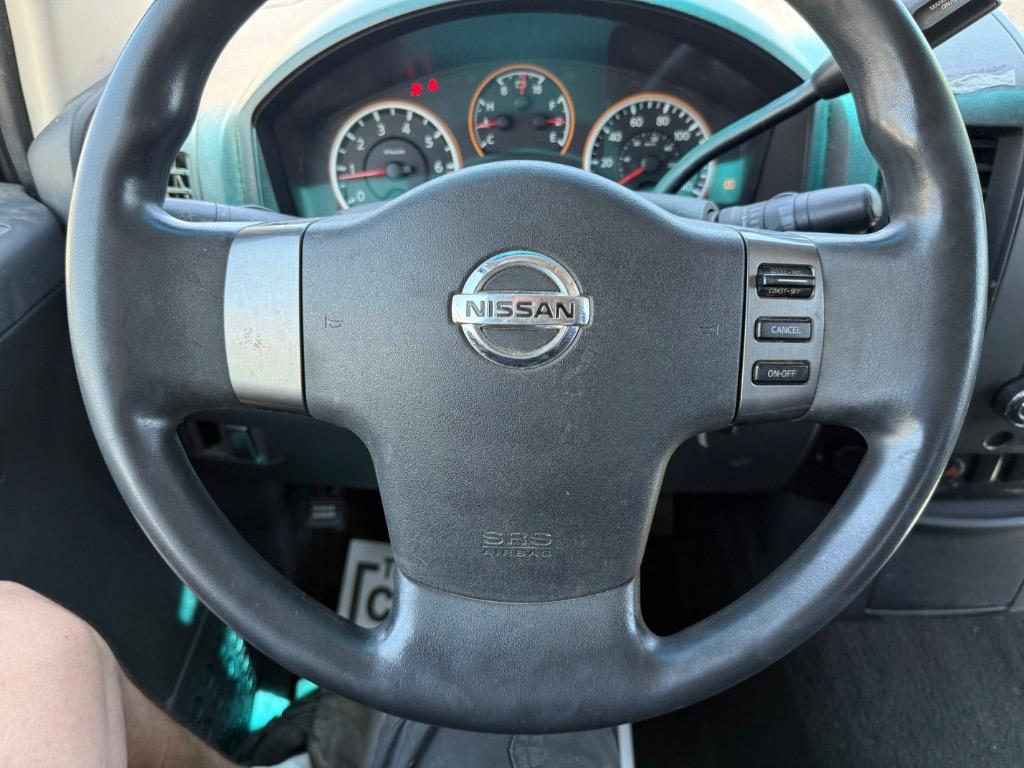 2009 Nissan Titan LE photo