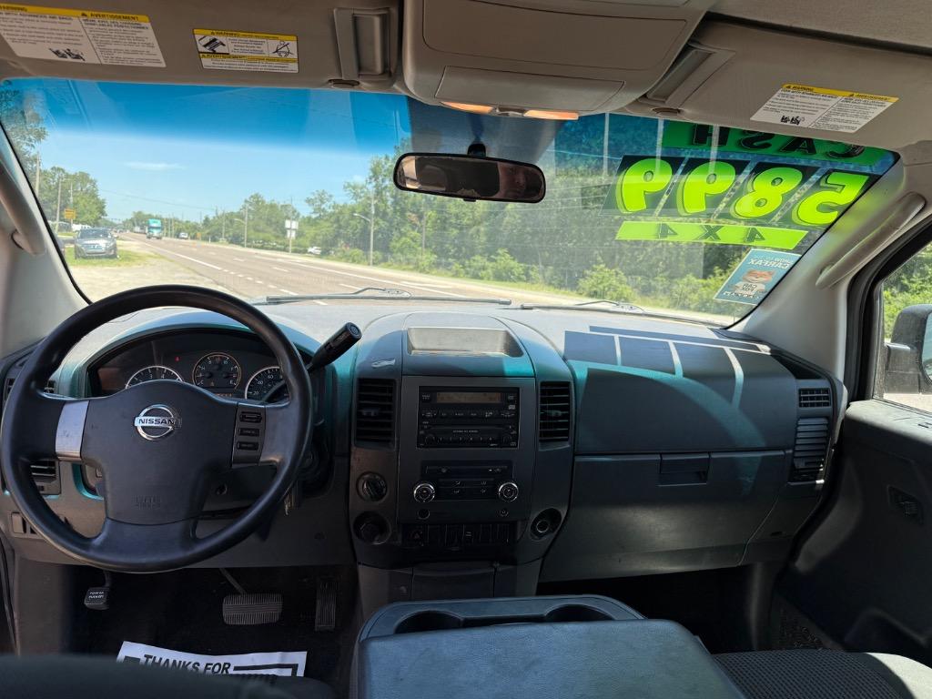 2009 Nissan Titan LE photo