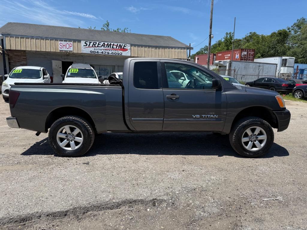 2009 Nissan Titan LE photo