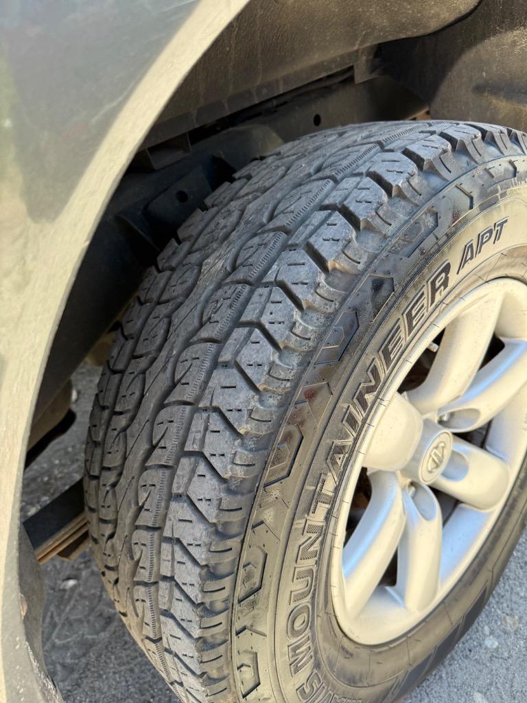 2009 Nissan Titan LE photo