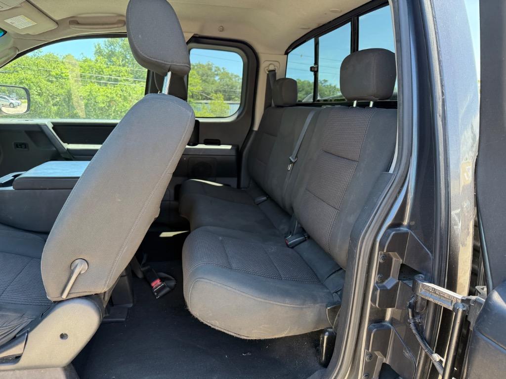 2009 Nissan Titan LE photo