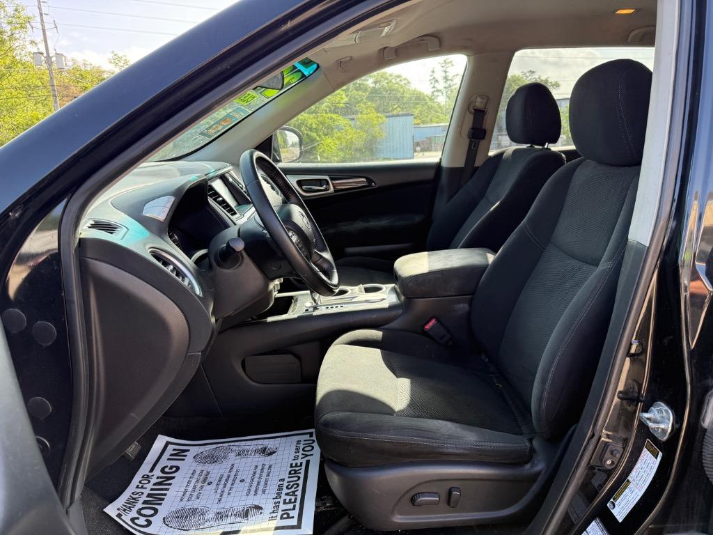 2014 Nissan Pathfinder S photo