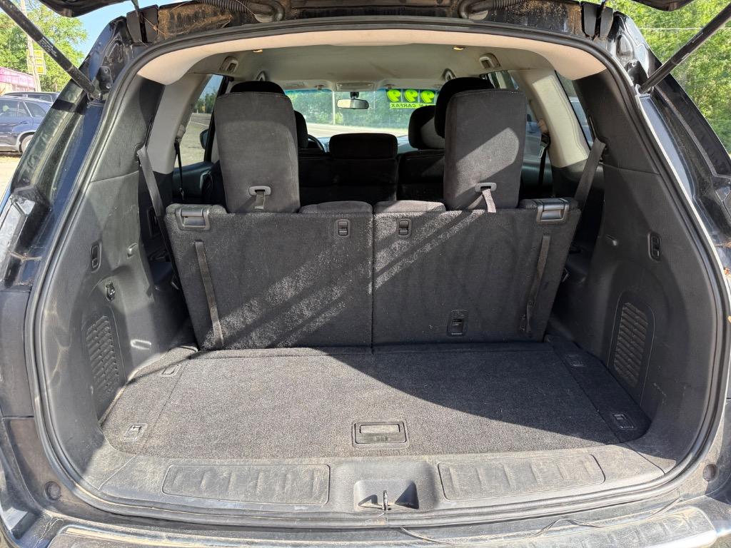 2014 Nissan Pathfinder S photo