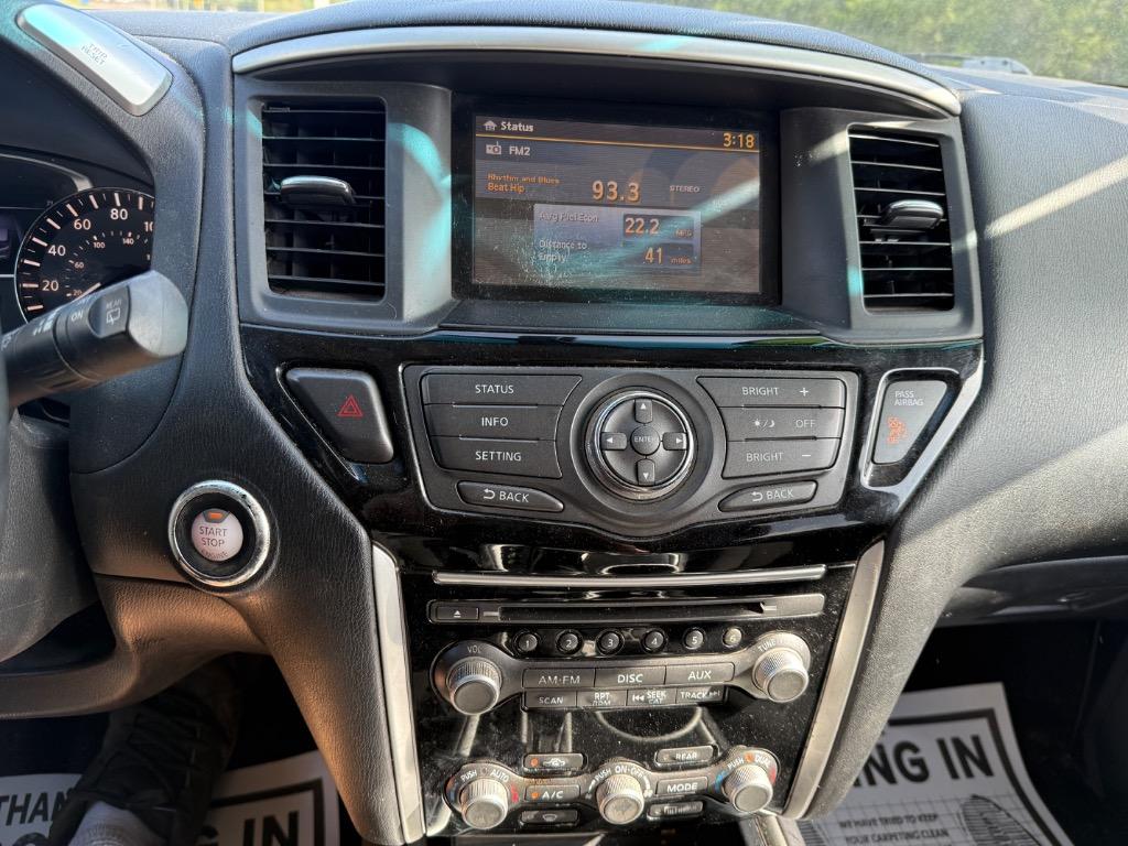 2014 Nissan Pathfinder S photo