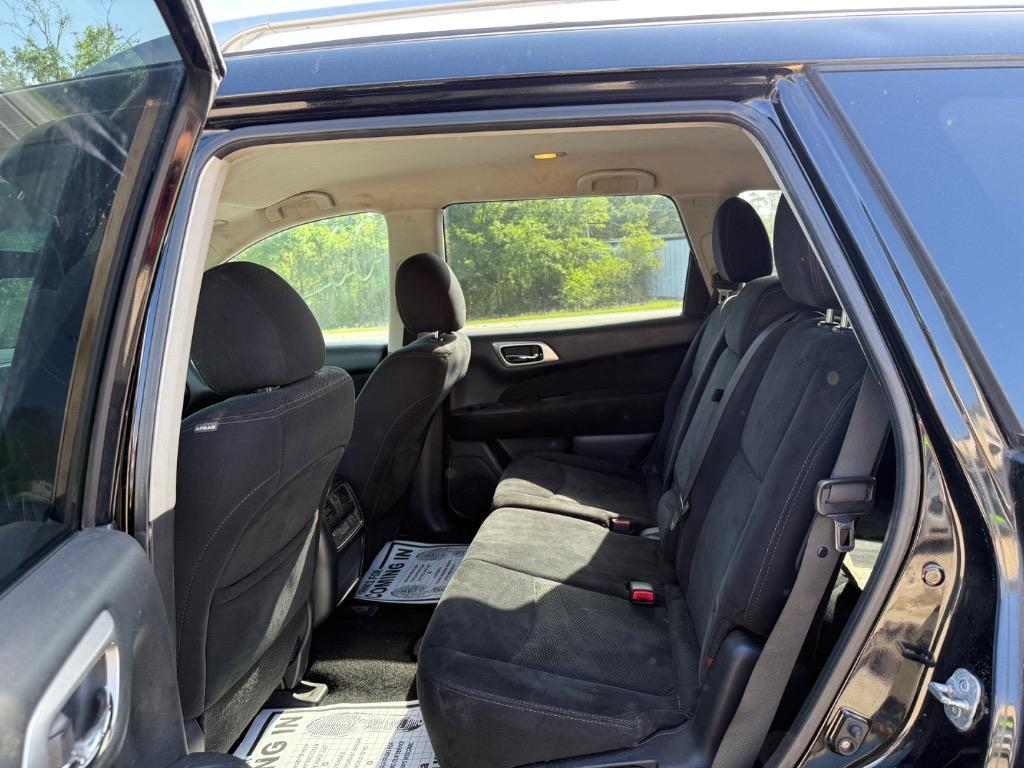 2014 Nissan Pathfinder S photo