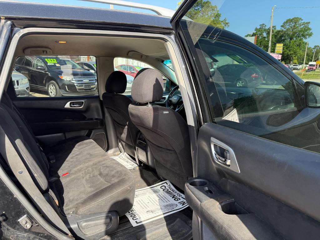 2014 Nissan Pathfinder S photo