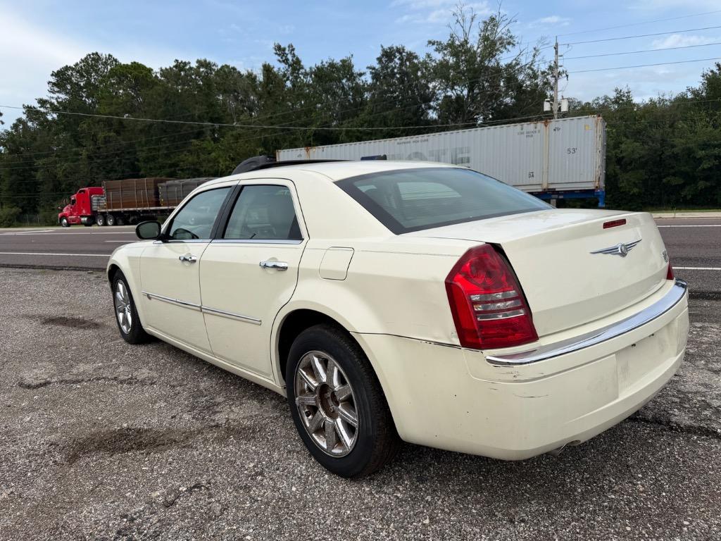 2008 Chrysler 300 - $2,799
