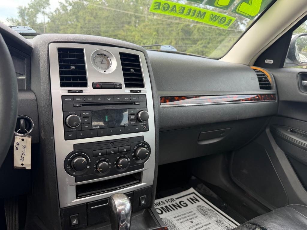 2008 Chrysler 300 - $2,799