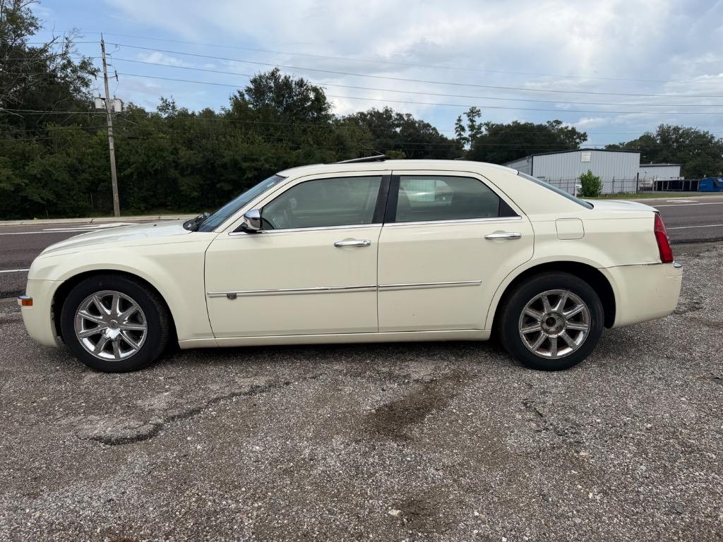 2008 Chrysler 300 - $2,799