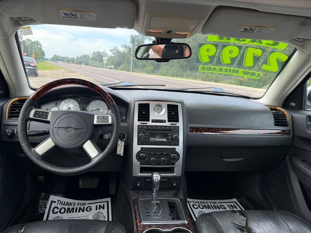 2008 Chrysler 300 - $2,799