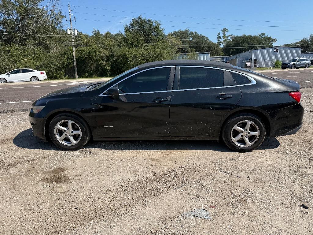 2017 Chevrolet Malibu - $2,699