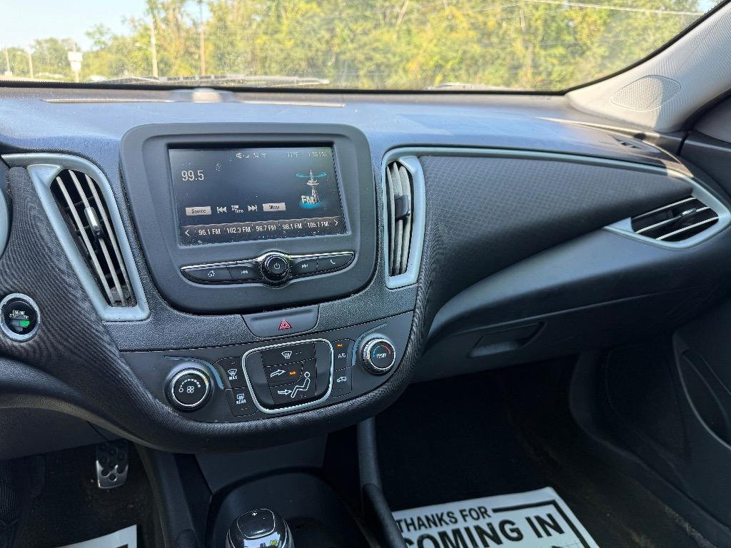 2017 Chevrolet Malibu - $2,699