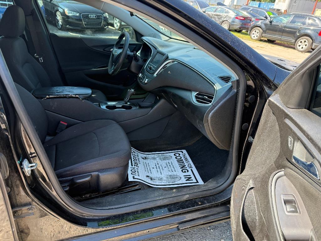 2017 Chevrolet Malibu - $2,699