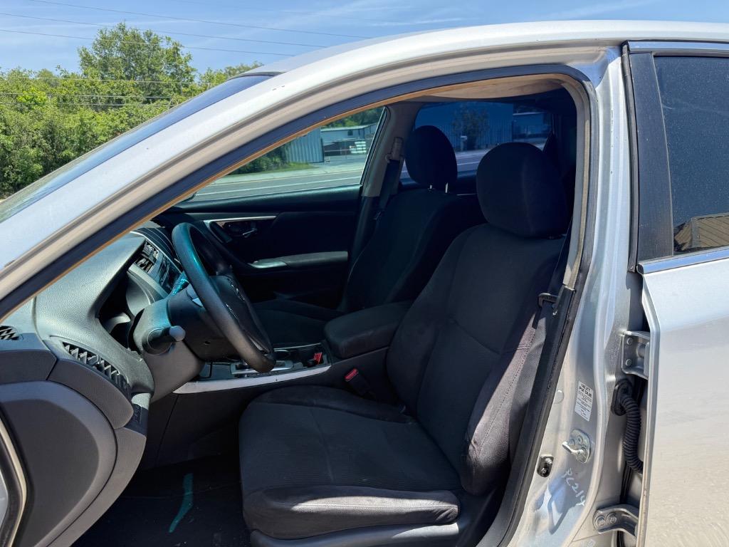 2013 Nissan Altima 2.5 photo