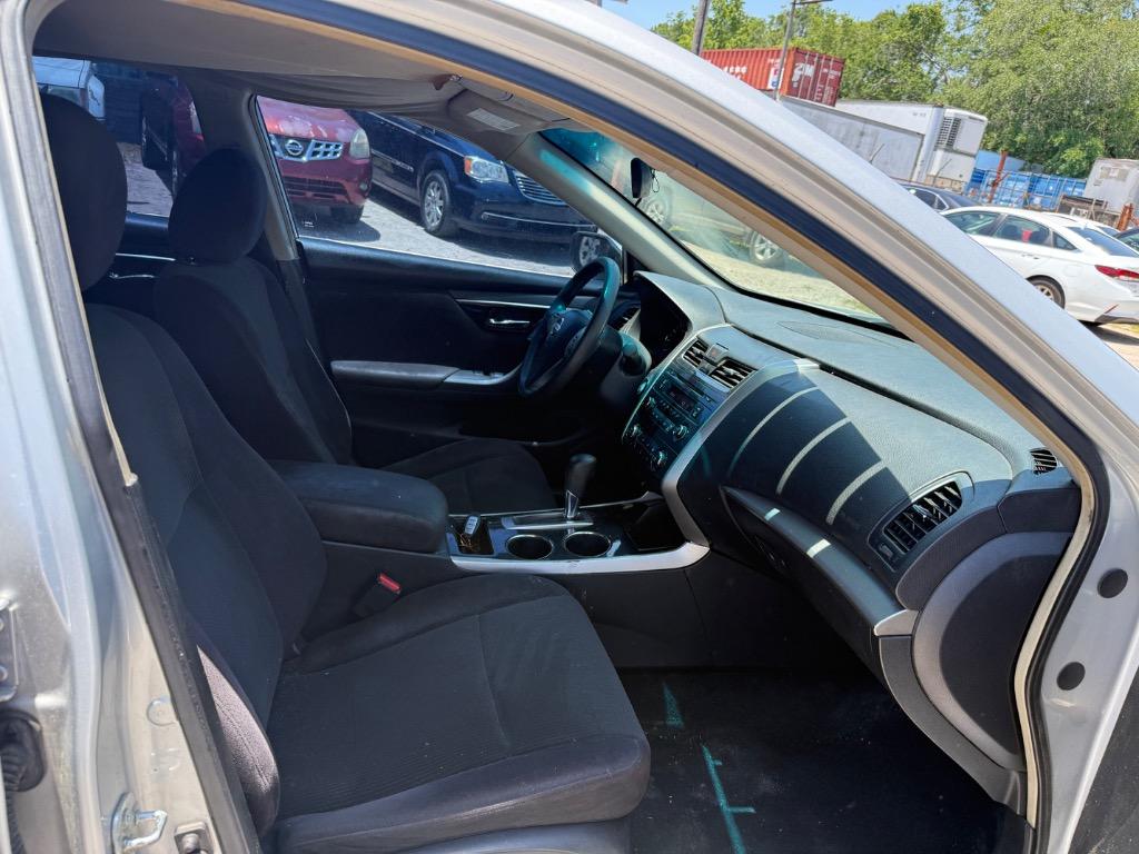 2013 Nissan Altima 2.5 photo