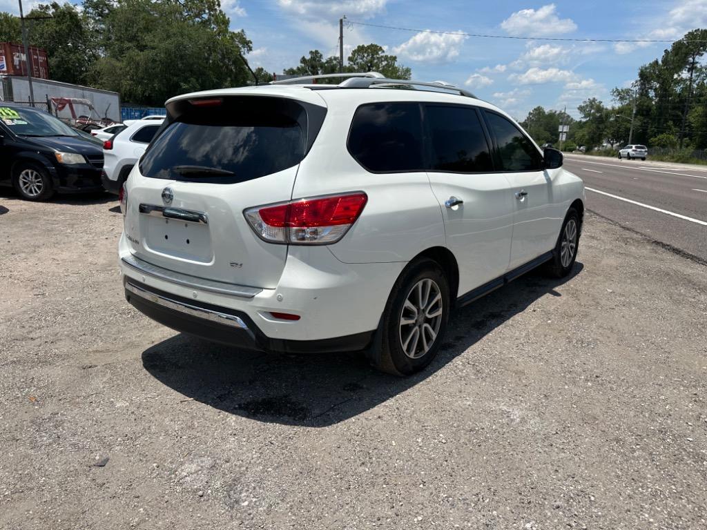 2016 Nissan Pathfinder Platinum photo
