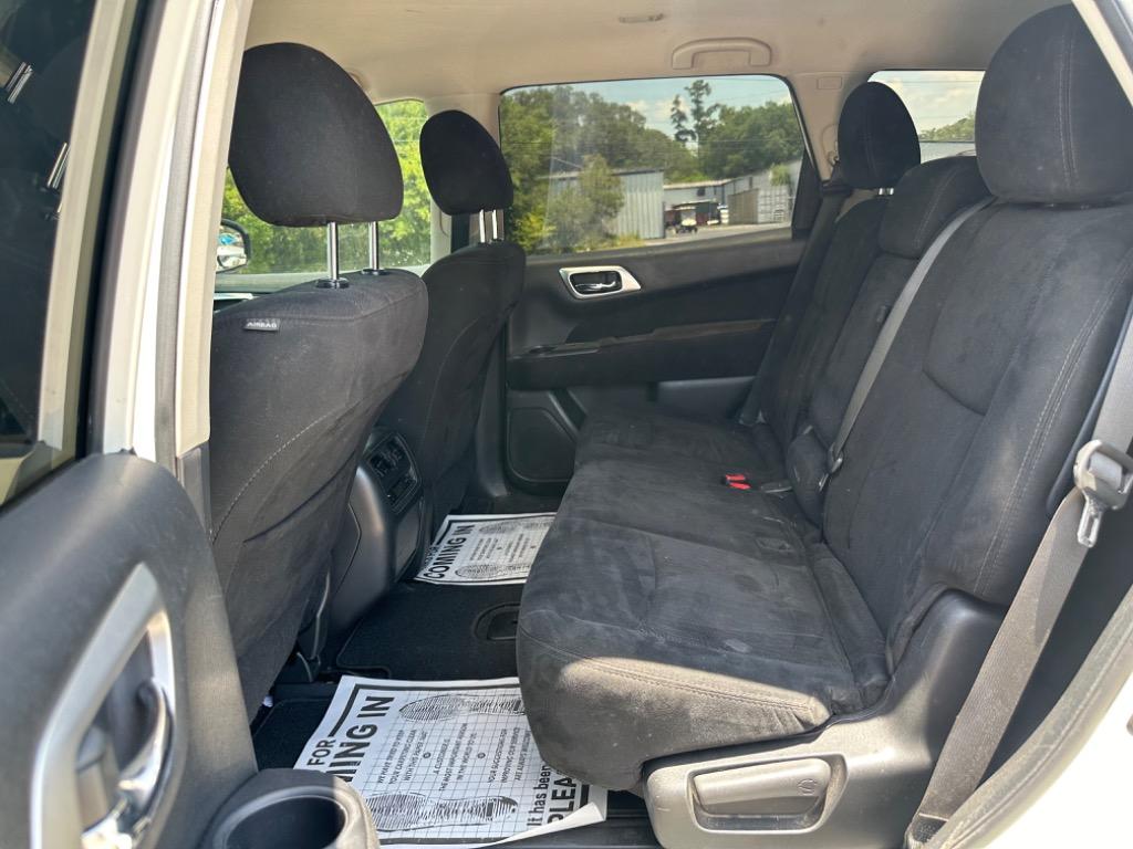 2016 Nissan Pathfinder Platinum photo
