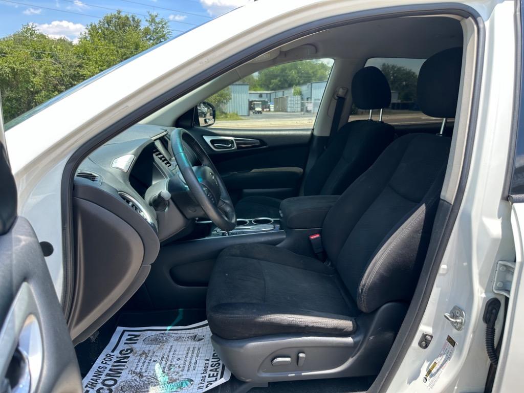 2016 Nissan Pathfinder Platinum photo
