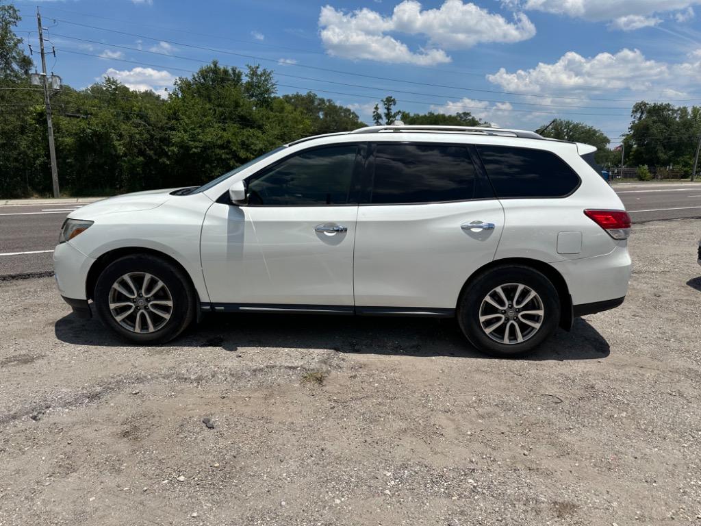 2016 Nissan Pathfinder Platinum photo