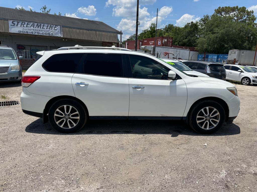 2016 Nissan Pathfinder Platinum photo