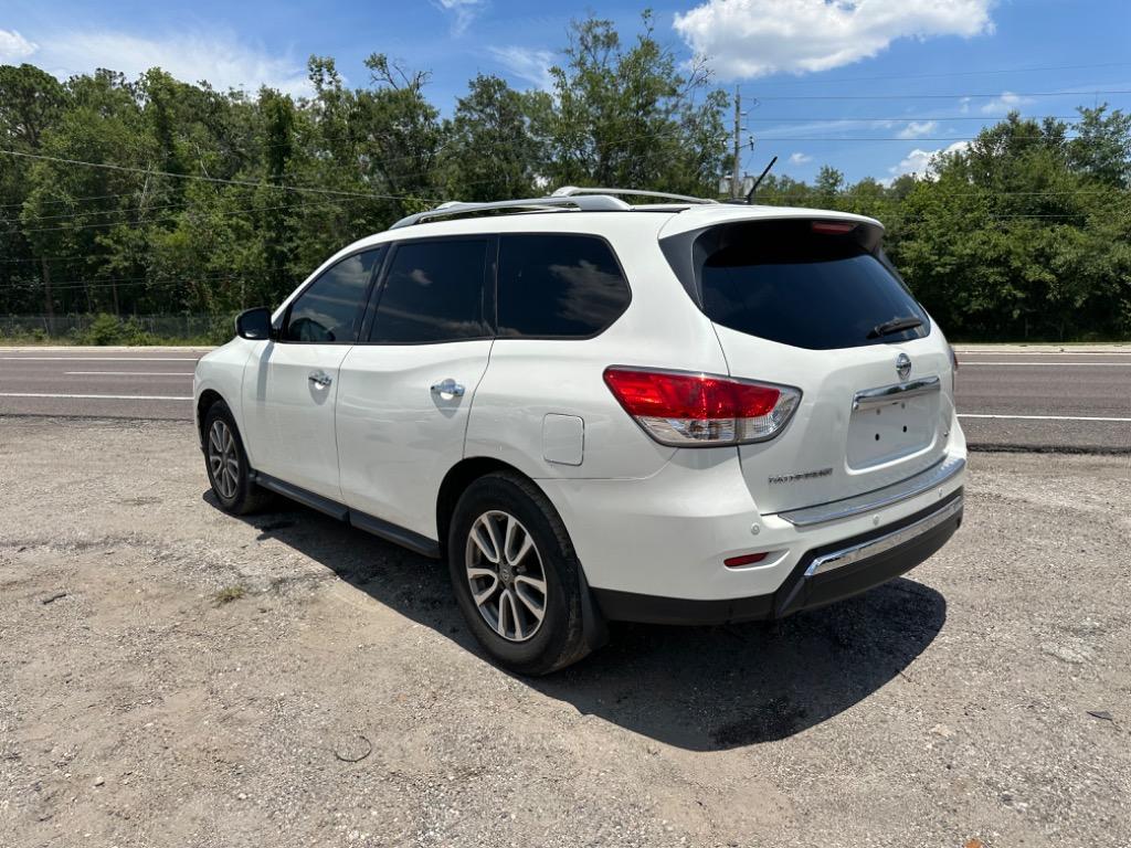 2016 Nissan Pathfinder Platinum photo