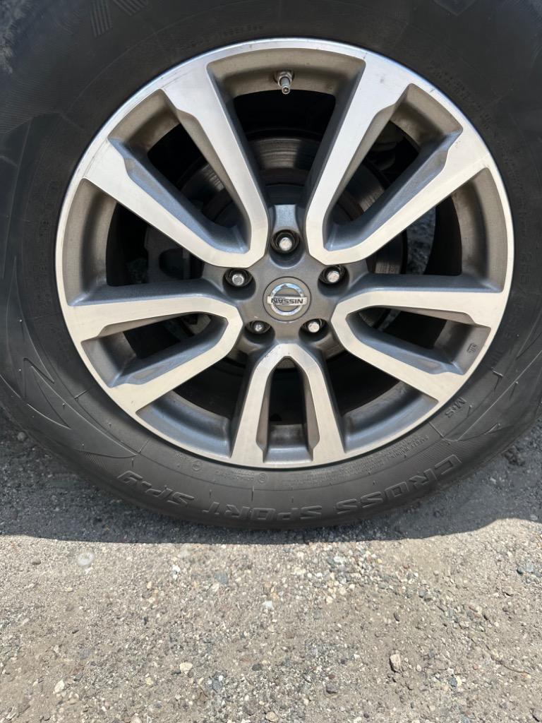 2016 Nissan Pathfinder Platinum photo