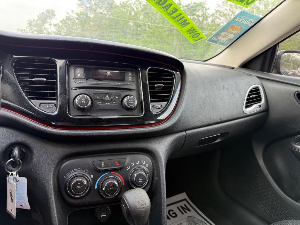 2016 Dodge Dart SE photo