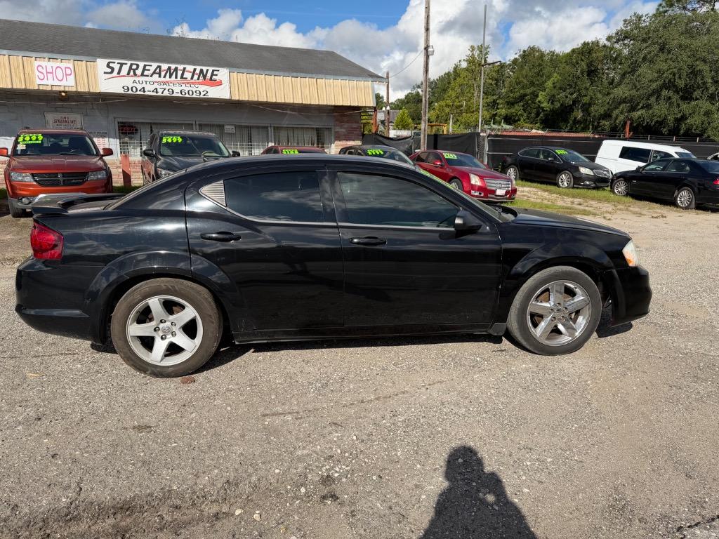 2013 Dodge Avenger - $2,199