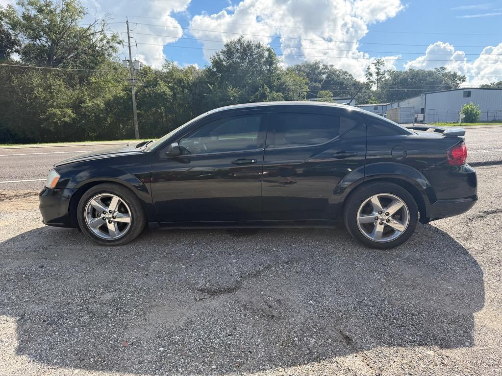 2013 Dodge Avenger - $2,199