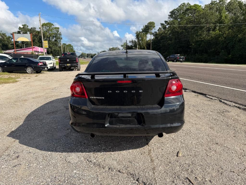 2013 Dodge Avenger - $2,199