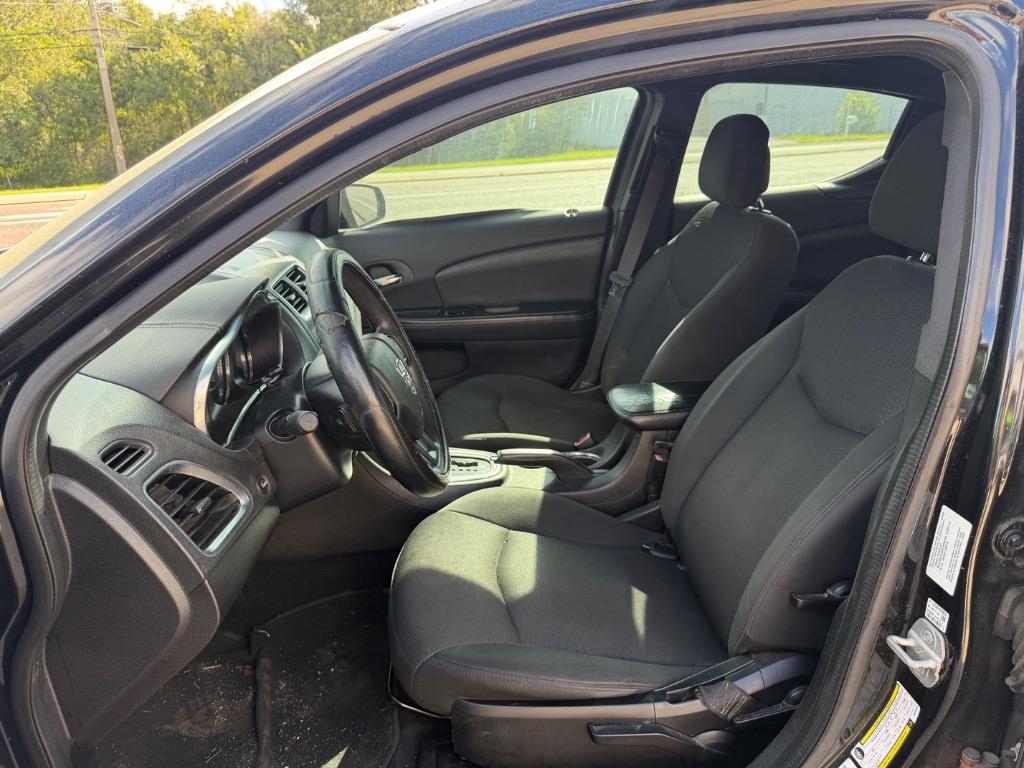 2013 Dodge Avenger - $2,199