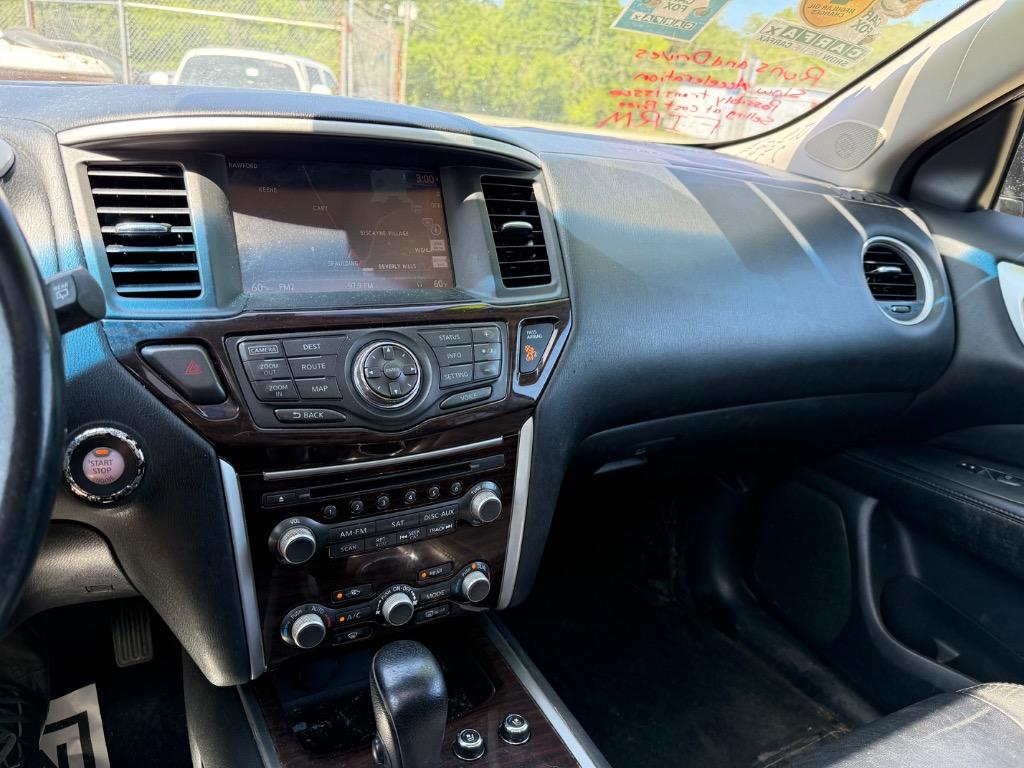 2014 Nissan Pathfinder S photo
