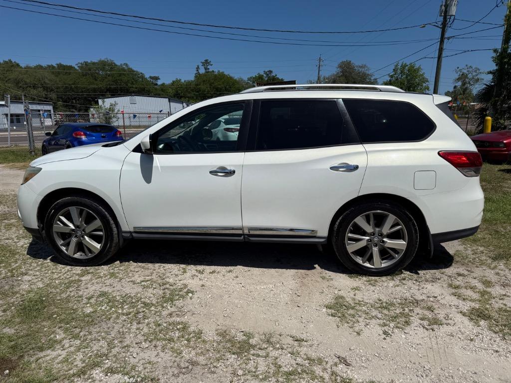 2014 Nissan Pathfinder S photo