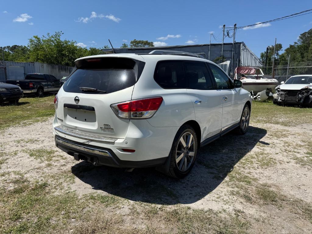 2014 Nissan Pathfinder S photo