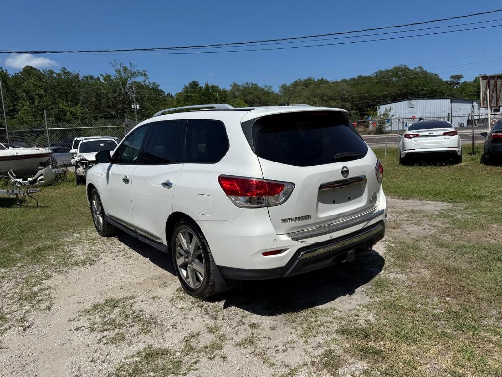 2014 Nissan Pathfinder S photo