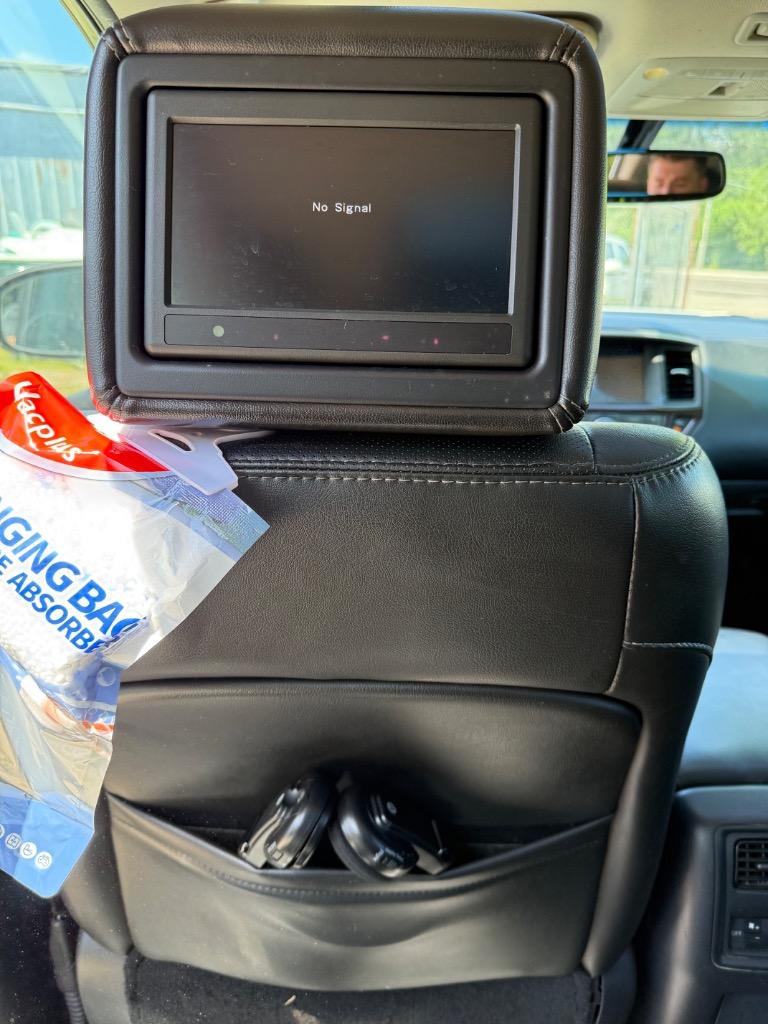 2014 Nissan Pathfinder S photo