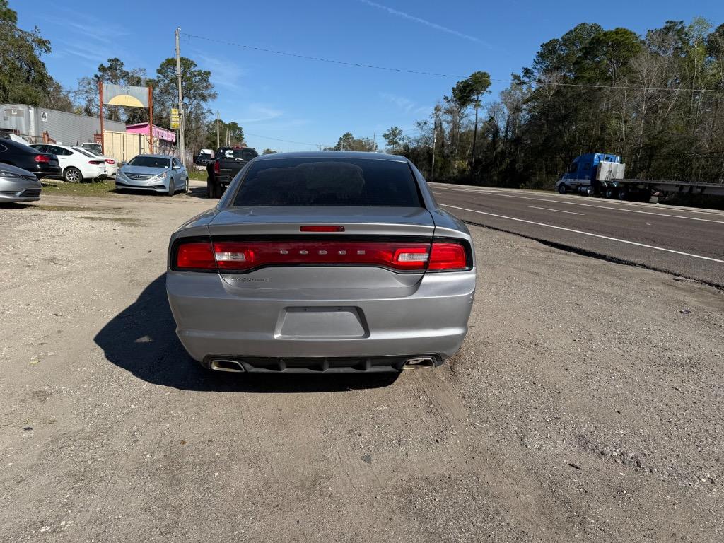 2013 Dodge Charger SE photo