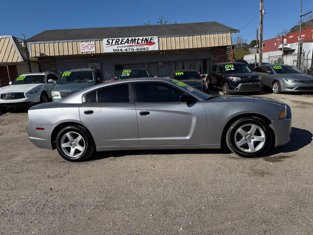 2013 Dodge Charger SE photo
