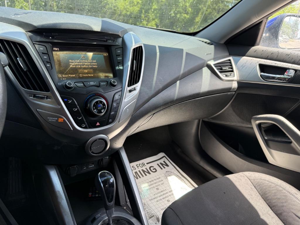 2013 Hyundai Veloster photo