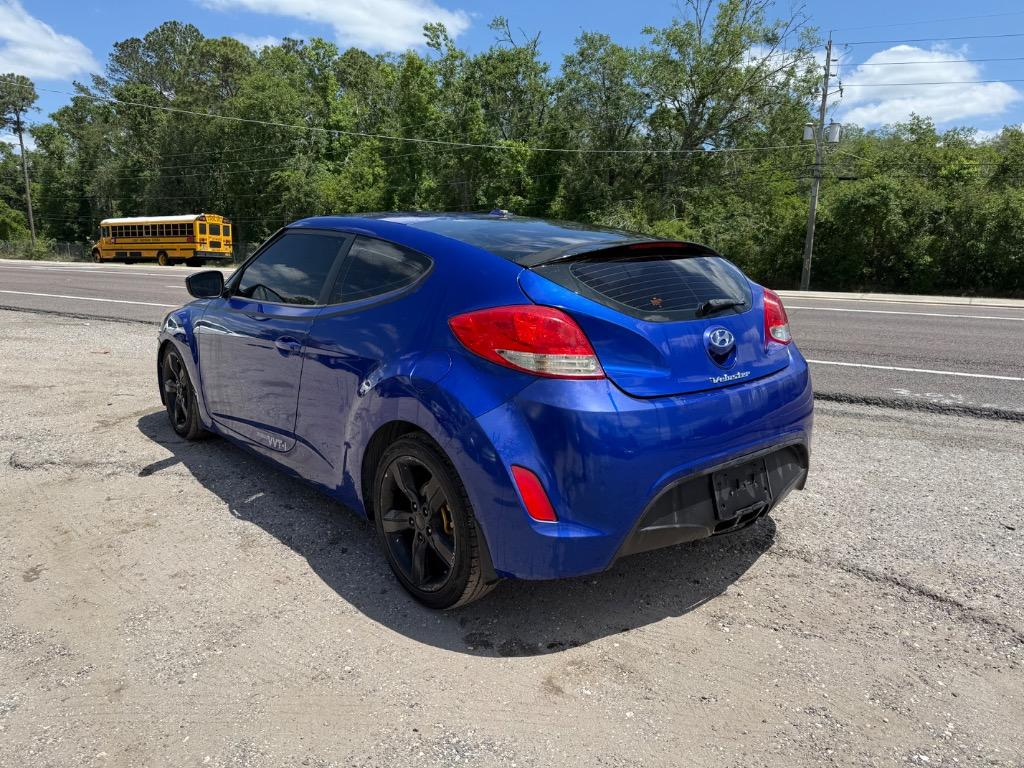 2013 Hyundai Veloster photo