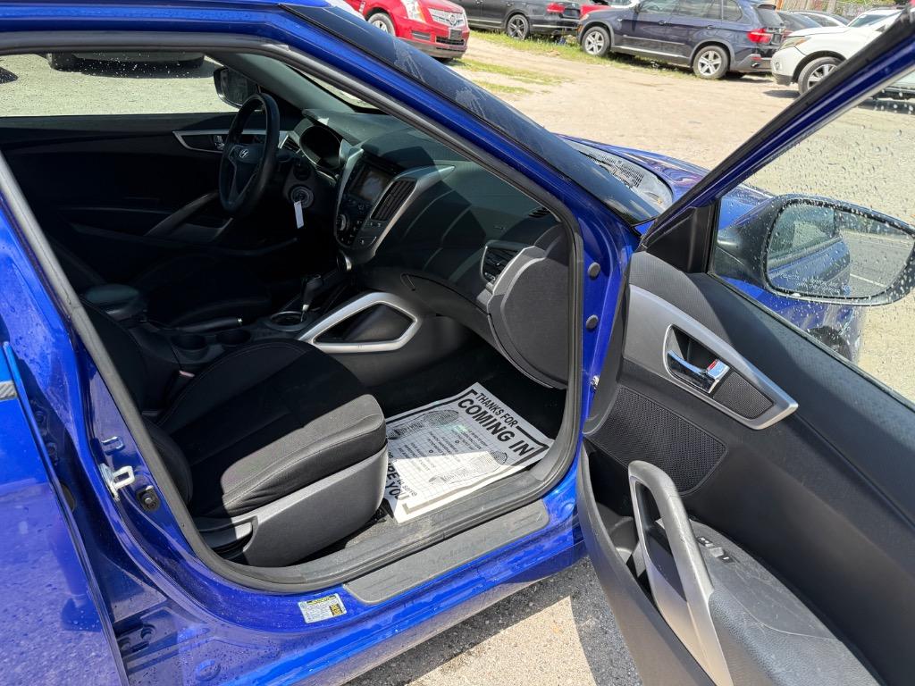 2013 Hyundai Veloster photo