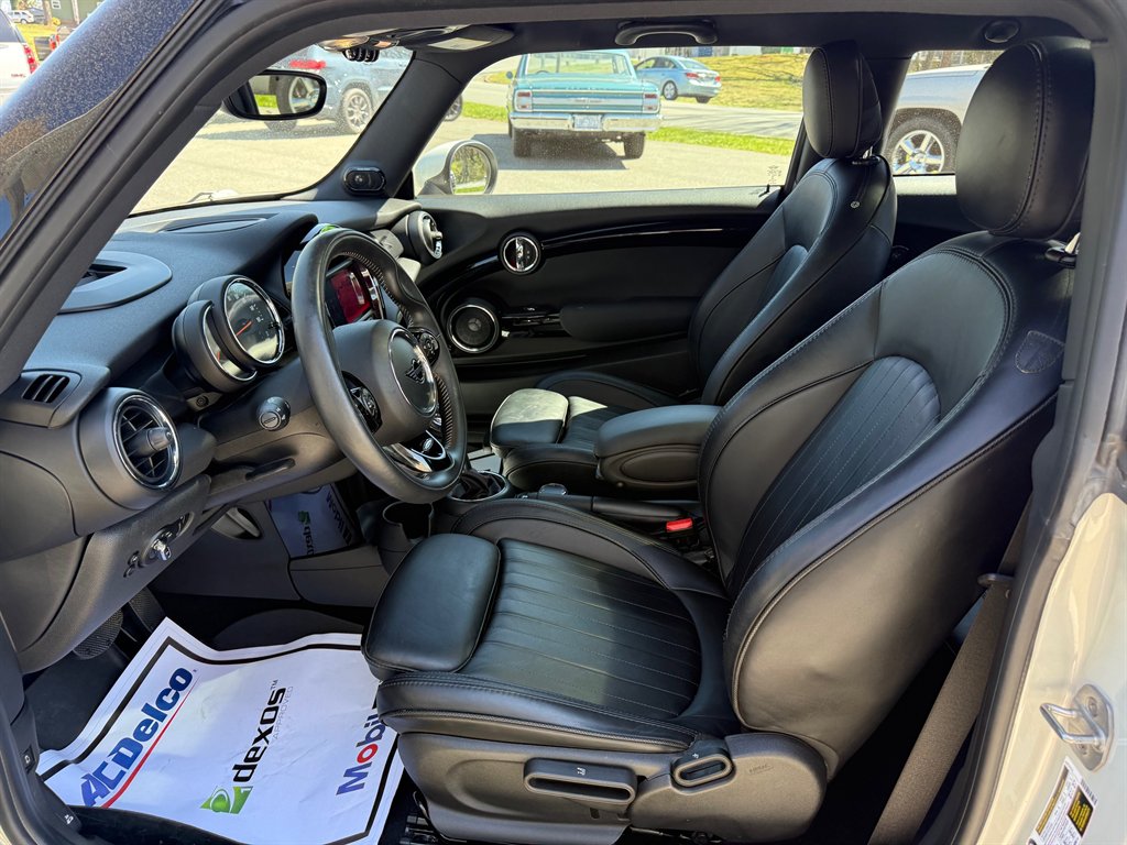 2019 MINI Cooper S photo