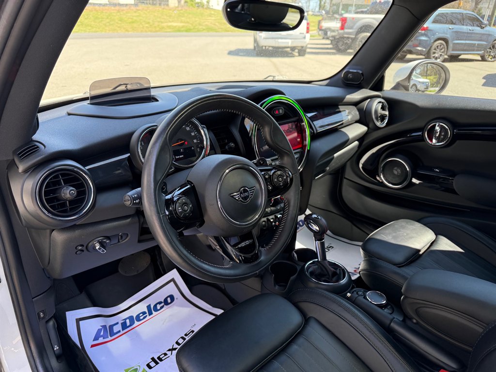 2019 MINI Cooper S photo