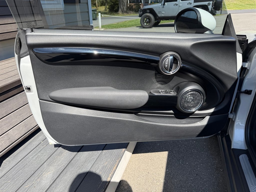 2019 MINI Cooper S photo