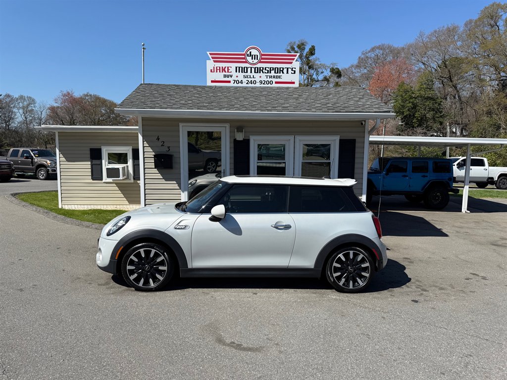 2019 MINI Cooper S photo