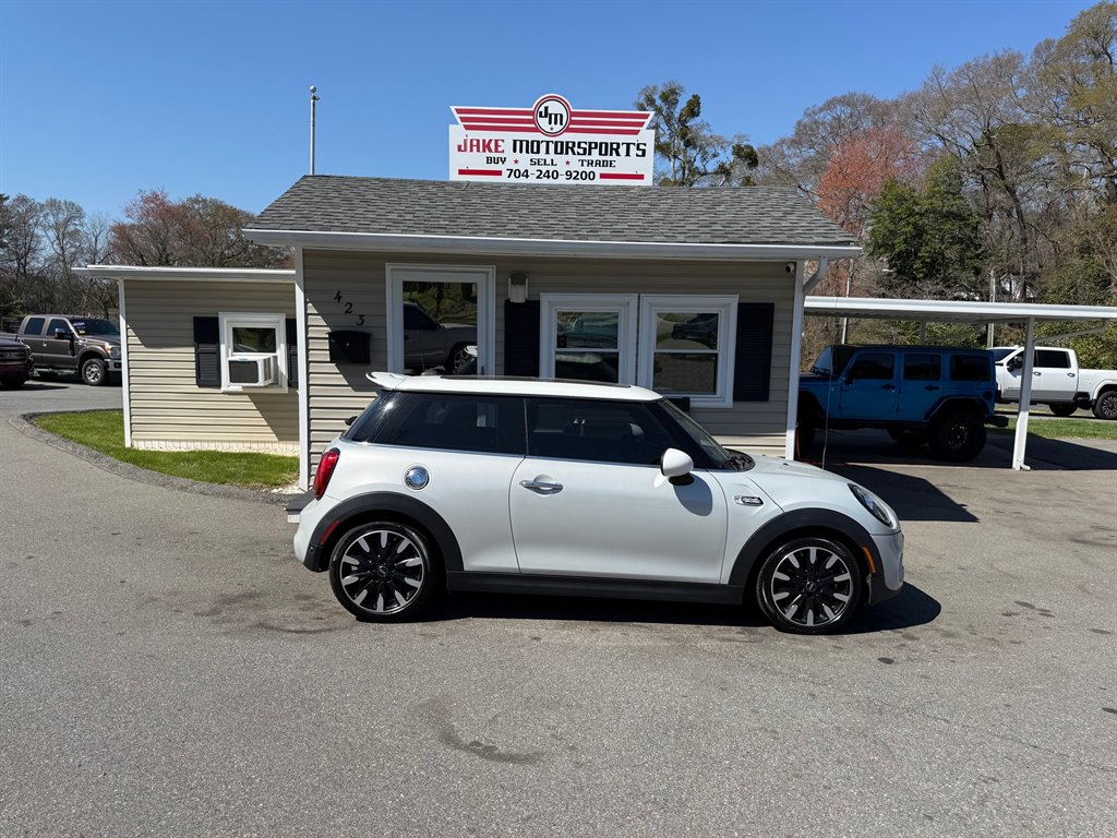 2019 MINI Cooper S photo