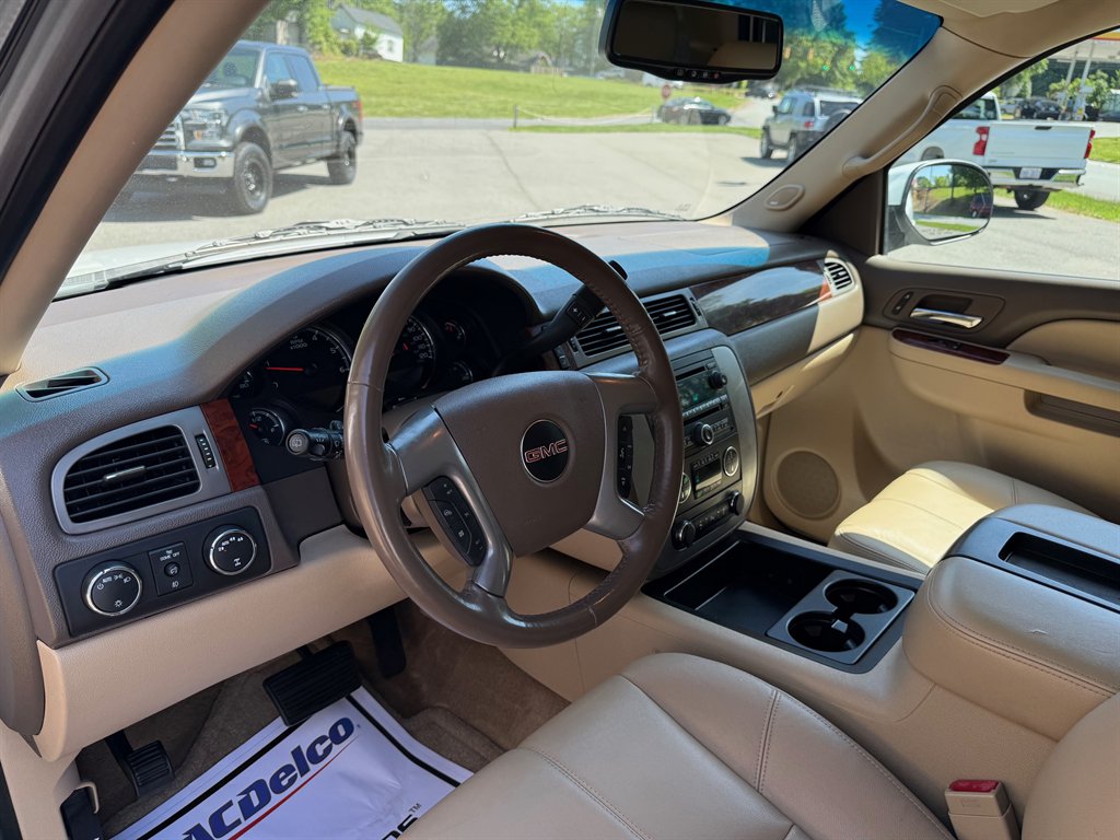 2013 GMC Yukon SLT photo