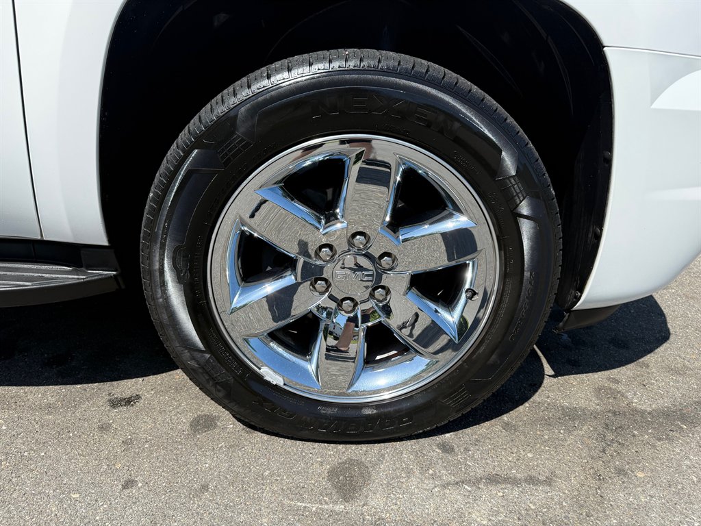 2013 GMC Yukon SLT photo