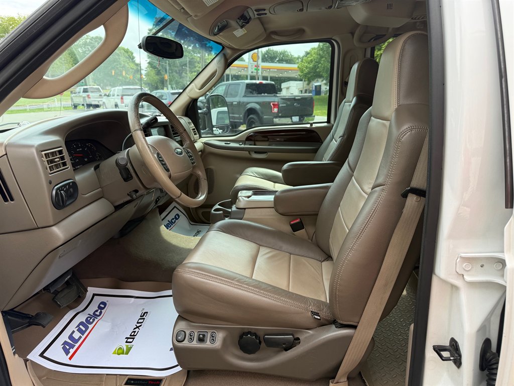 2003 Ford Excursion Eddie Bauer photo