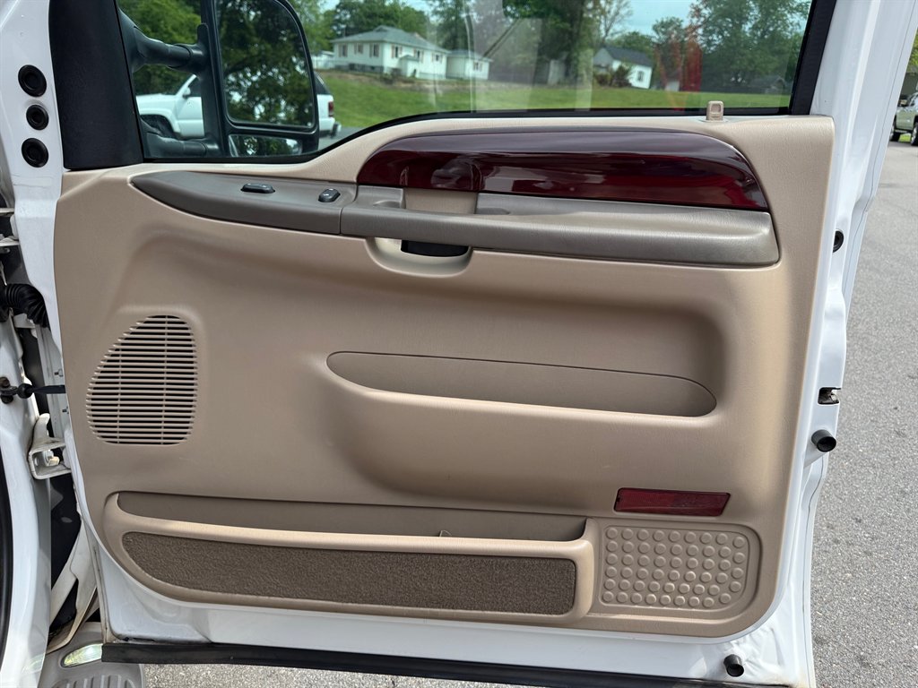2003 Ford Excursion Eddie Bauer photo